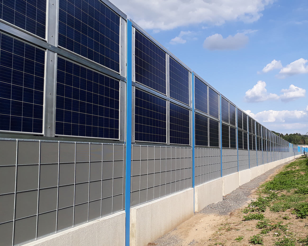 Solarwand_Autobahn_A3_Projekt_von_Solar-Fabrik
